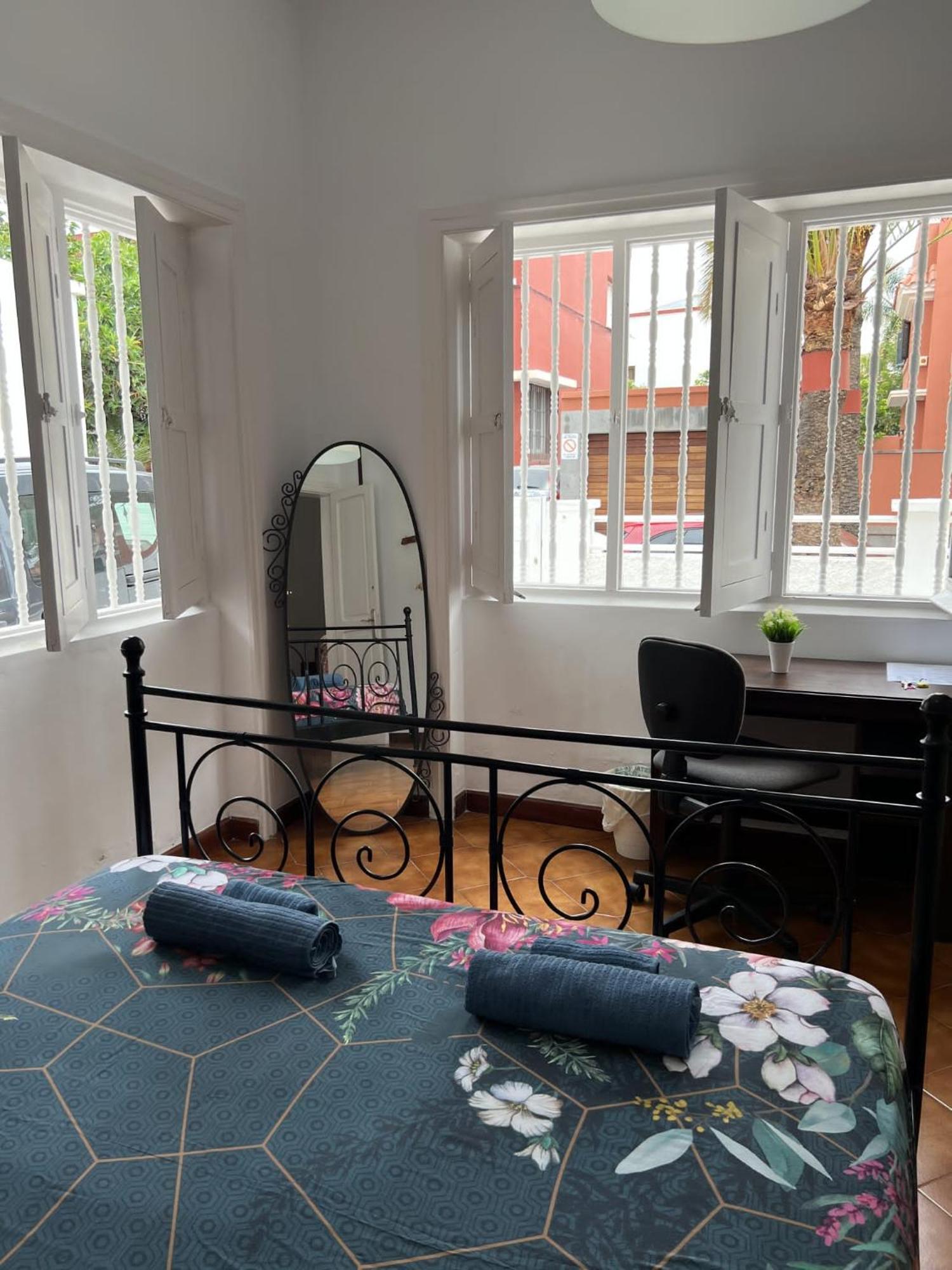Guest house Nomad Santa Fe Las Palmas de Gran Canaria